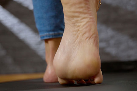 small preview pic number 6 from set 3195 showing Allyoucanfeet model Adriana